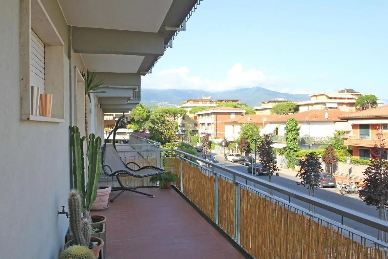 Apartment Appartamento Dei Ronchi Marina di Massa