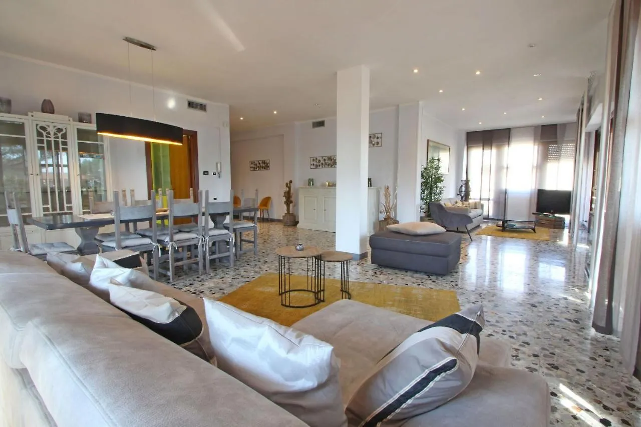 Appartamento Dei Ronchi Marina di Massa 0*,  Italy