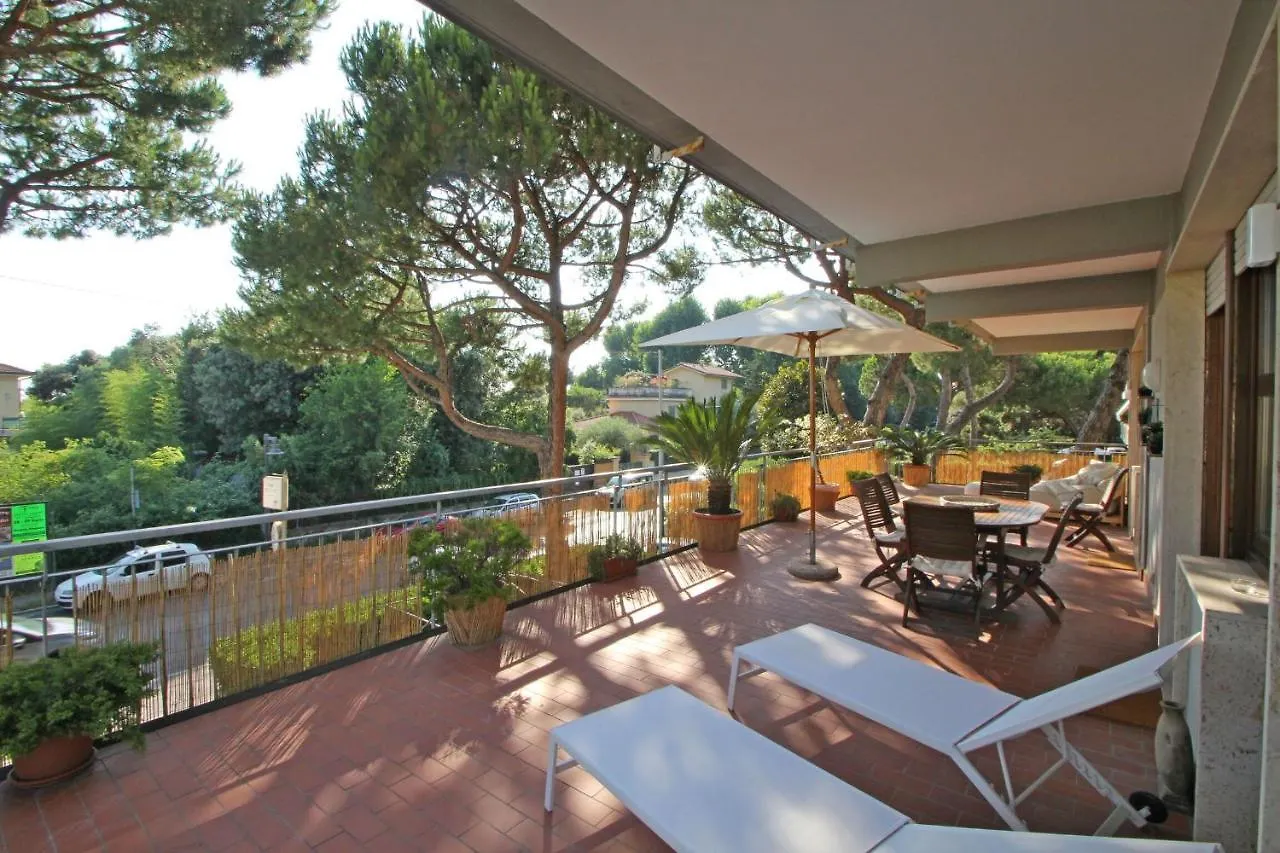 Appartamento Dei Ronchi Marina di Massa Apartment