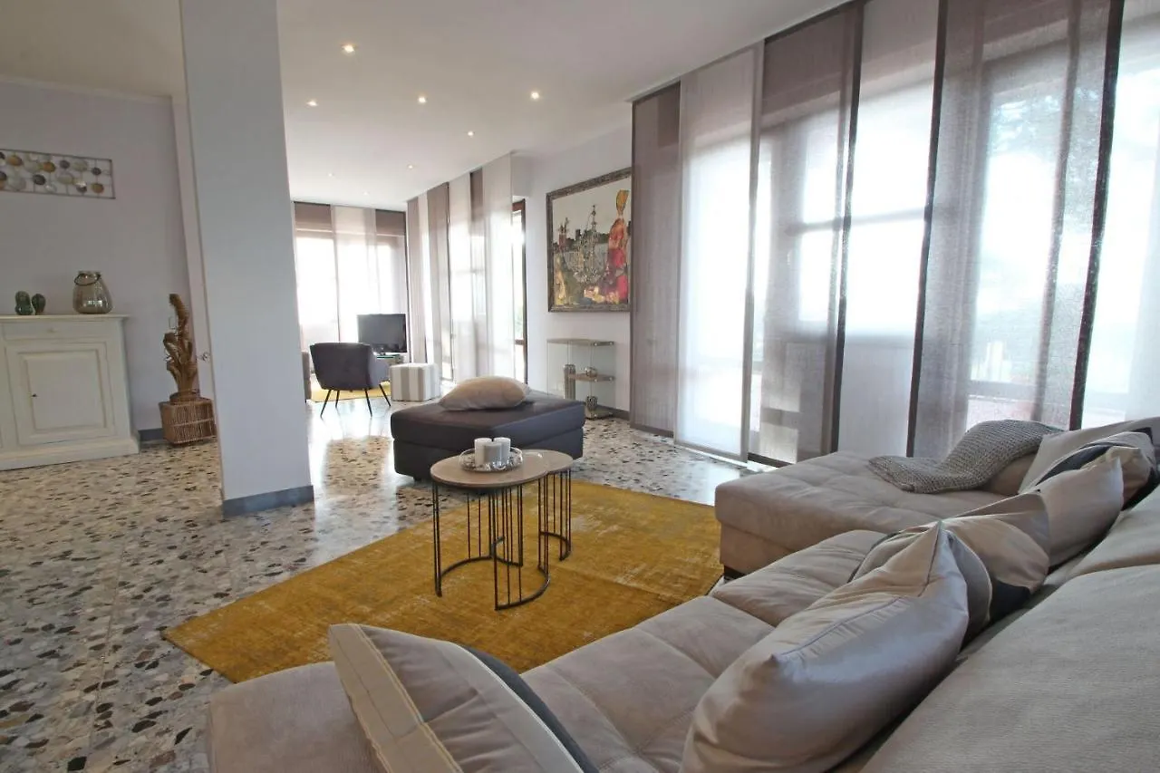 Appartamento Dei Ronchi Marina di Massa Apartment