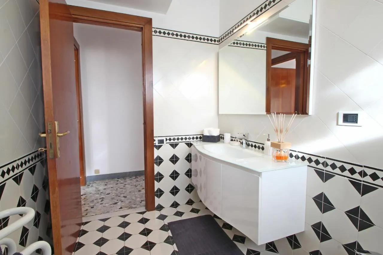 Apartment Appartamento Dei Ronchi Marina di Massa